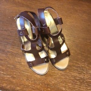 9 1/2 Sophia Milano brown leather heels